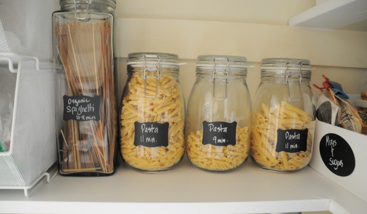 pasta storage - 10 Easy Ways to De-Clutter the Kitchen