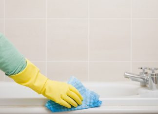 Helpful Household Tips for Spring Cleaning in the Bathroom Part 3 Spring Cleaning Bathroom Tub