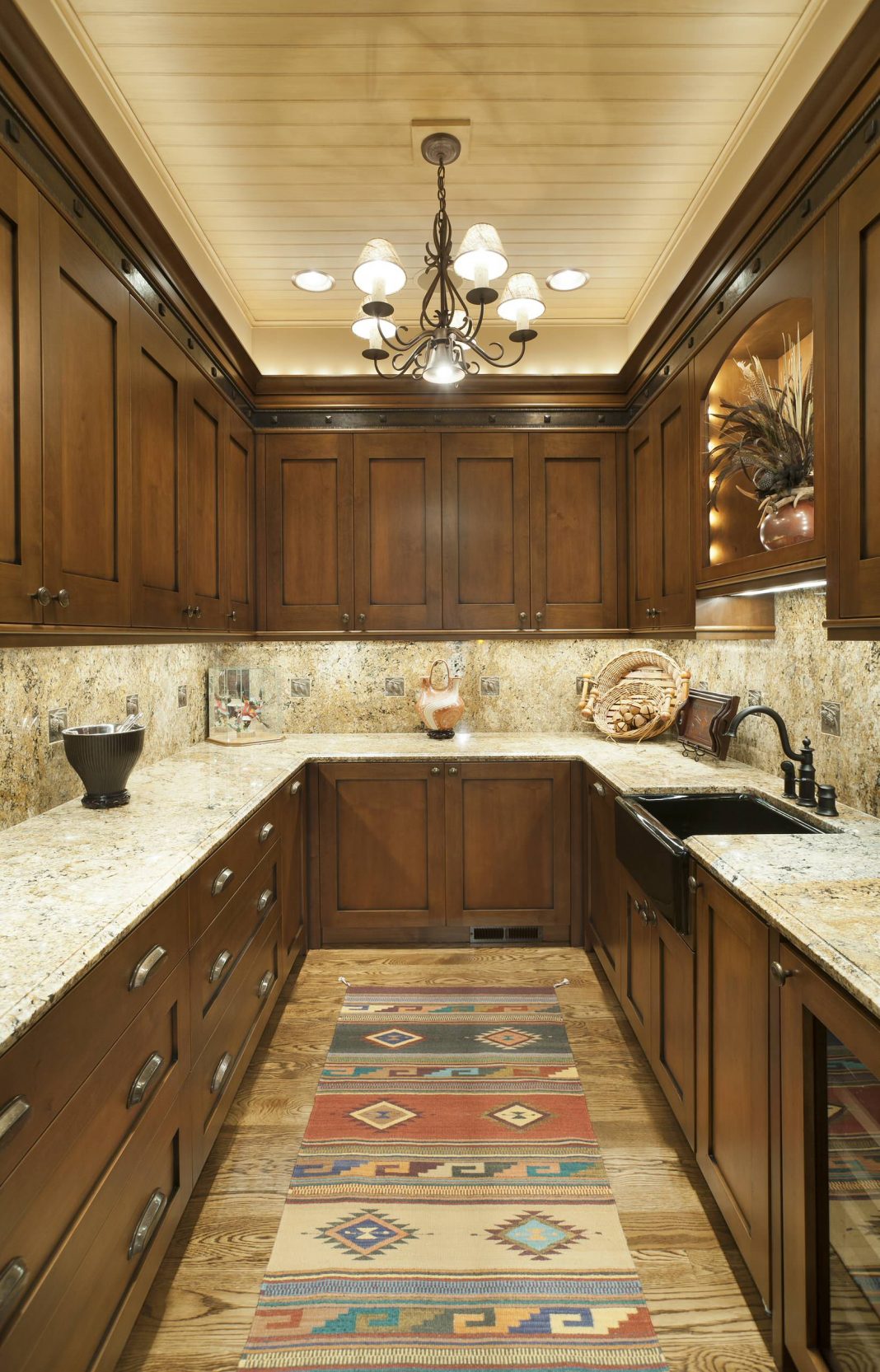 9 Reasons Why You Should Choose Wall Cabinets Over Open Shelving