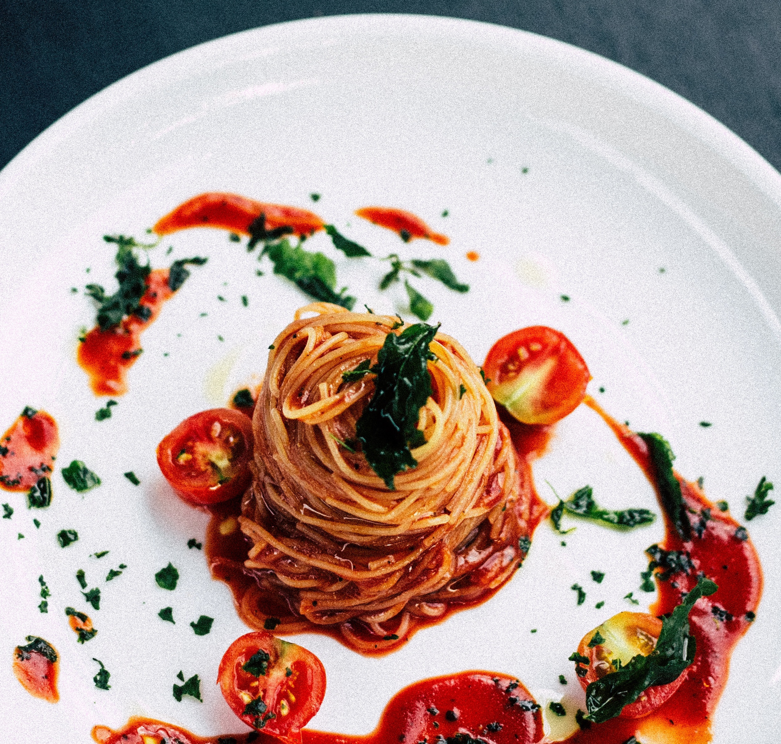 tomato-based-spaghetti-home-cooking-fancy-plating