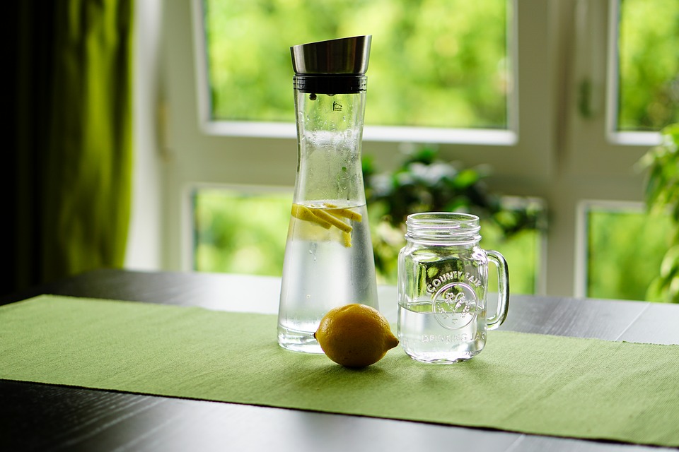 home-wellness-drinking-lemon-water