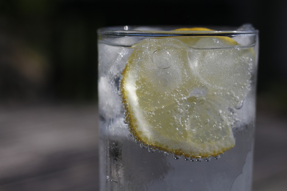 lemon water drinks in the morning - Advantages of Lemon Water in the Morning